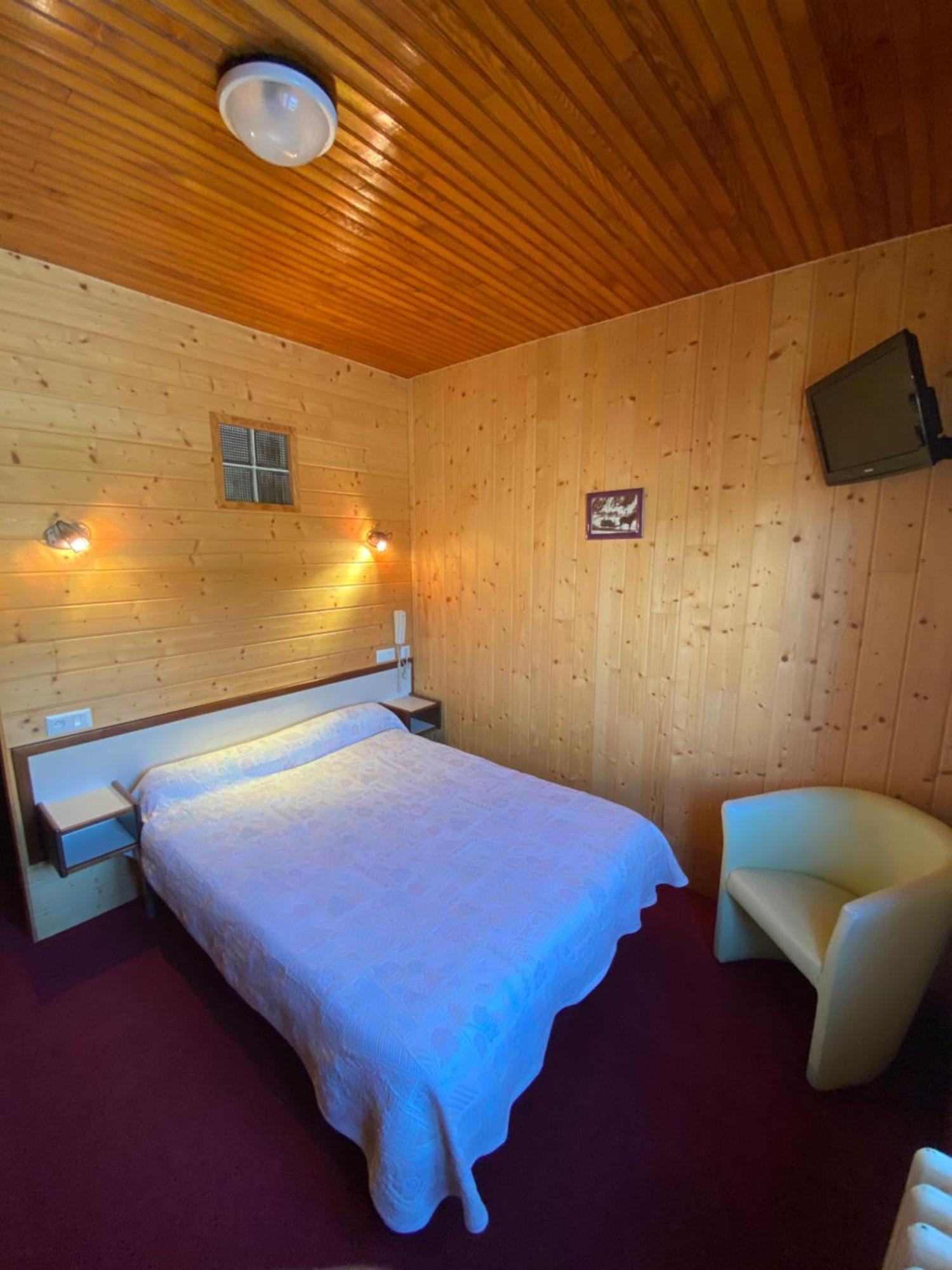 Relais Du Belloch Angoustrine ภายนอก รูปภาพ